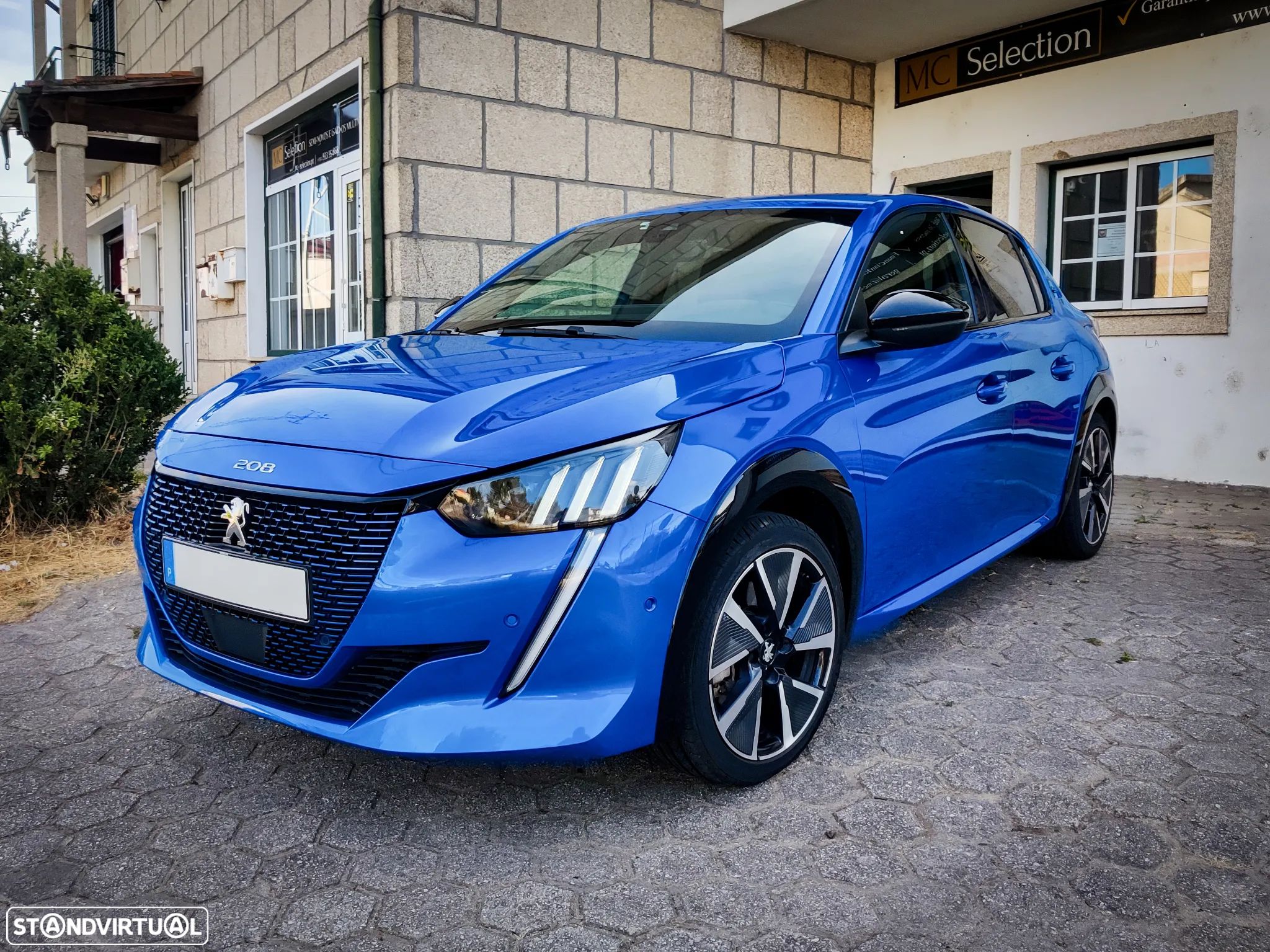 Peugeot e-208 50 kWh GT - 1