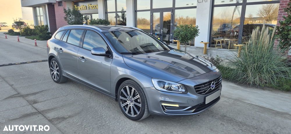 Volvo V60 D6 Plug-In-Hybrid AWD Geartronic Pure Limited - 10