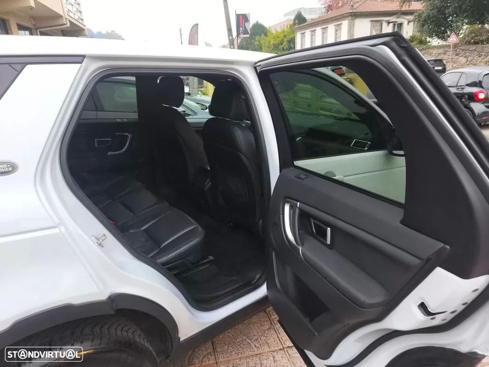 Land Rover Discovery Sport TD4 HSE Luxury - 25