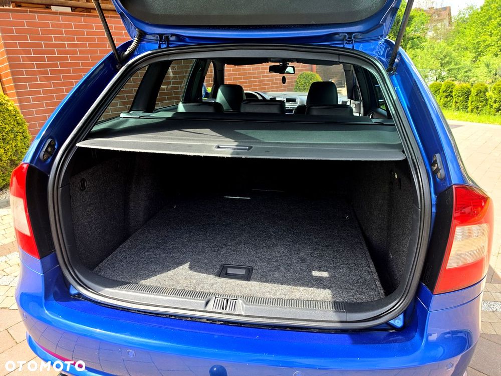 Skoda Octavia 2.0 TDI CR DPF RS - 26