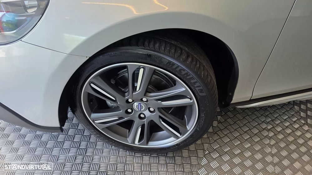 Volvo V40 Cross Country 1.6 D2 Summum - 33