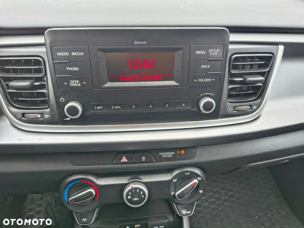 Kia Rio 1.2 M - 10