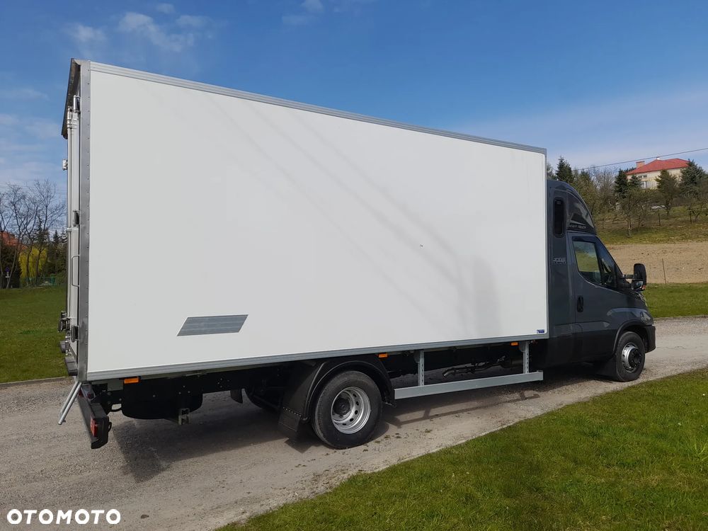 Iveco DAILY 70C18 72C18 --NOWY-- dmc 7,2T 180Koni MROŹNIA -20+30 ZASILANIE ZEWNETRZNE chłodnia kontener SYPIALNIA  model PRZED liftingiem!!! bez radarów bez wagi!!! POLSKI SALON -- NOWY-- GWARANCJA-- - 8