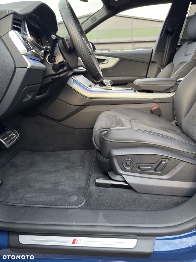 Audi Q8 - 9