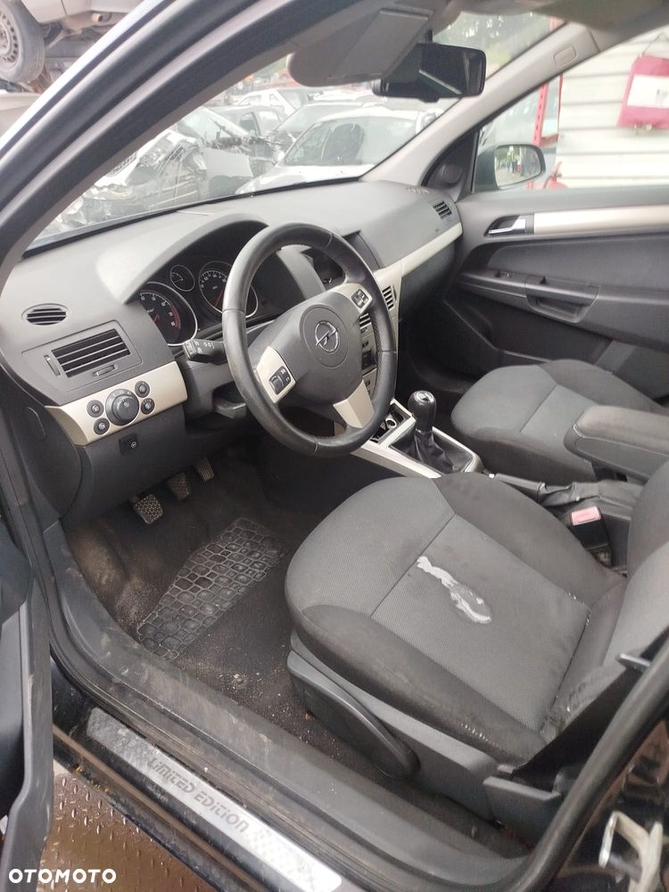 Opel Astra H na części. - 4