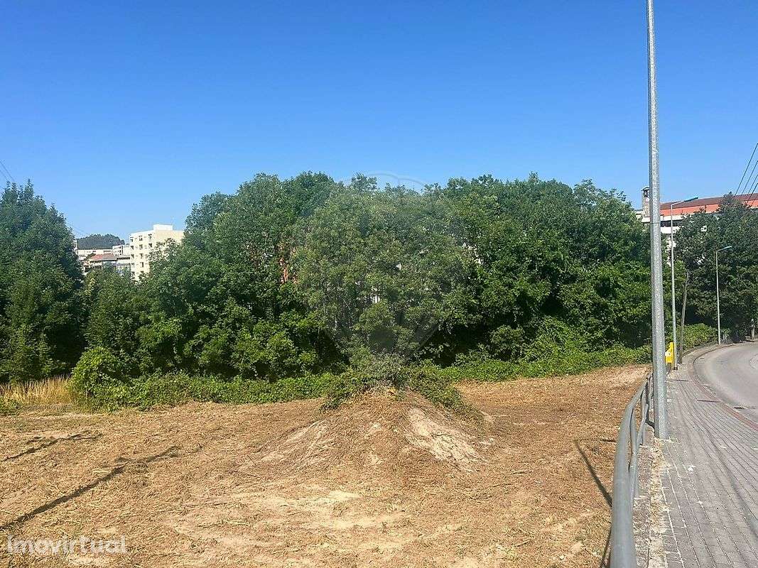 Terreno  para arrendamento - Grande imagem: 2/3