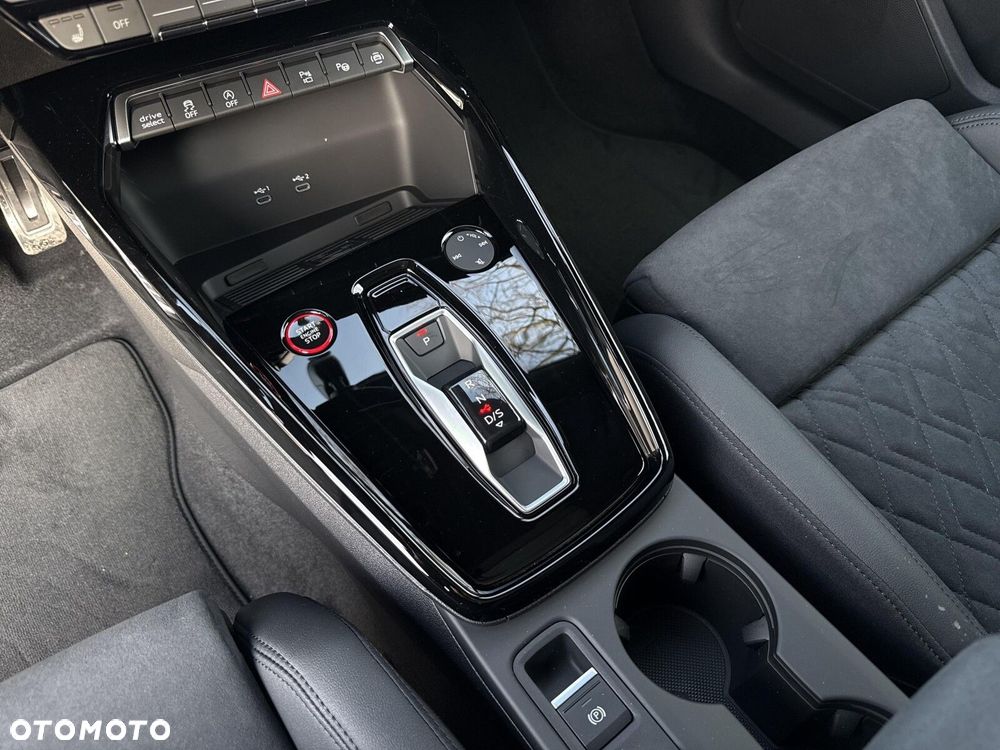 Audi RS3 Limousine - 15