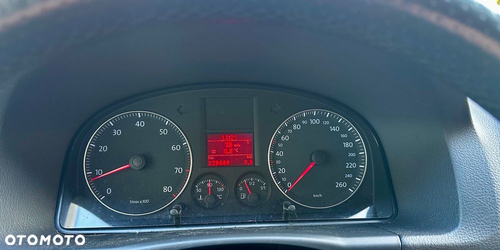 Volkswagen Touran 1.4 TSI Cross - 7