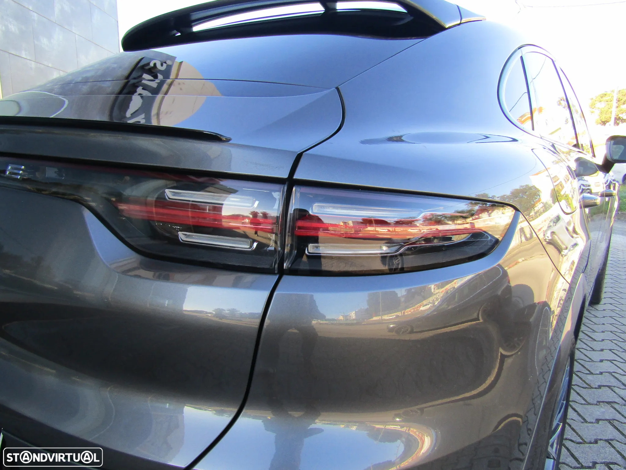 Porsche Cayenne Coupé E-Hybrid - 8