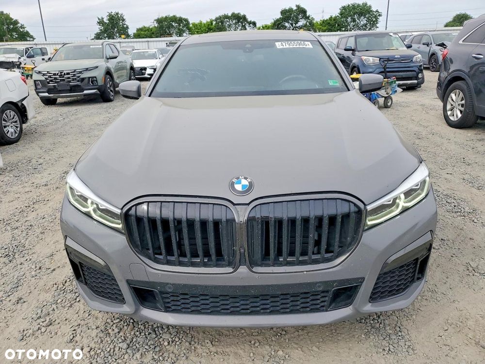 BMW Seria 7 750i xDrive - 6