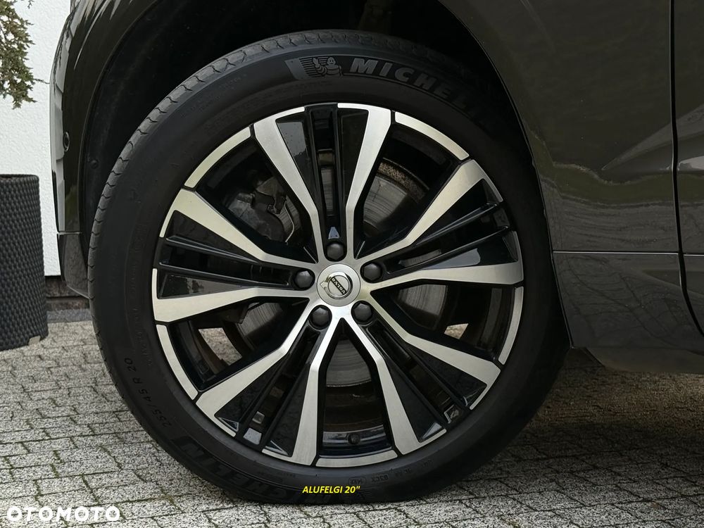 Volvo XC 60 B4 D AWD Plus Dark - 35