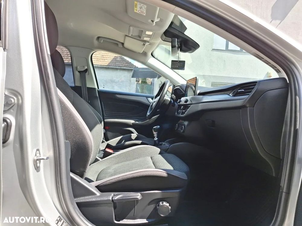 Ford Focus 1.5 EcoBlue Connected - 12
