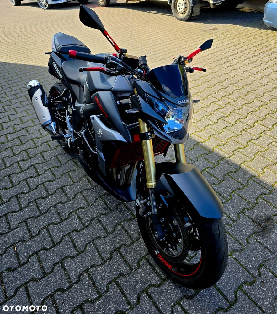 Suzuki GSR - 26