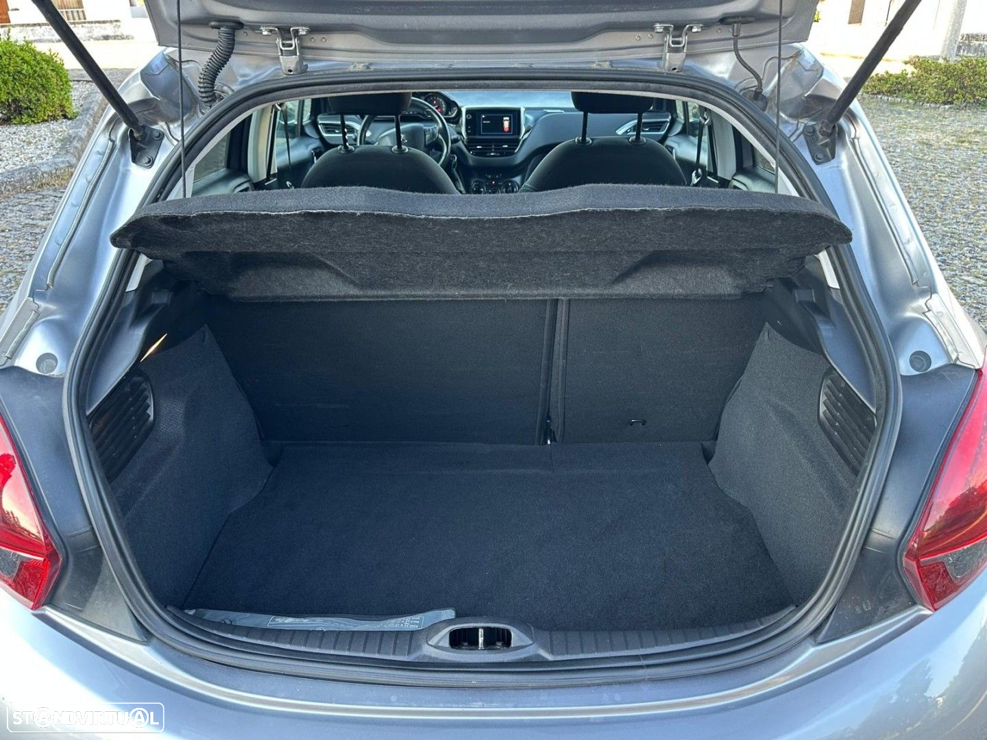 Peugeot 208 1.5 BlueHDi Signature - 17