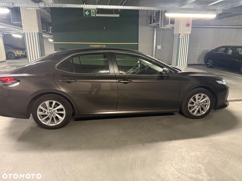 Toyota Camry 2.5 Hybrid Comfort CVT - 2