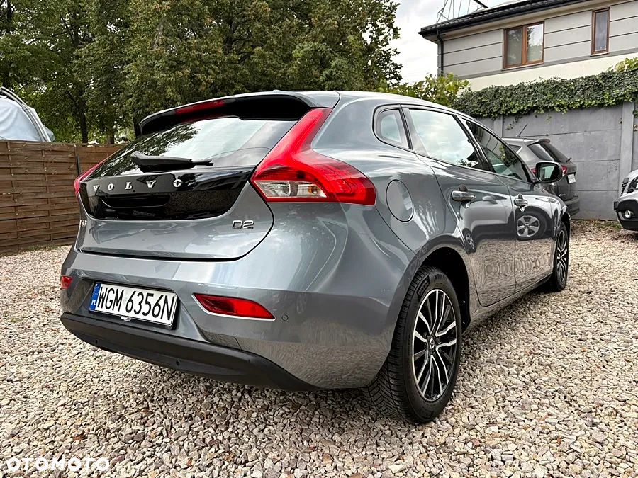 Volvo V40 D2 Drive-E Momentum - 9