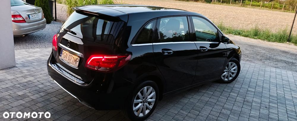 Mercedes-Benz Klasa B 180 (BlueEFFICIENCY) - 22