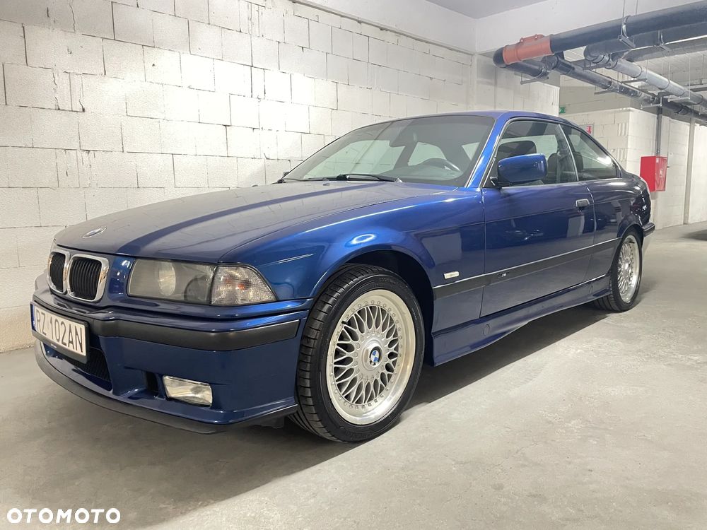 BMW Seria 3 323i - 10