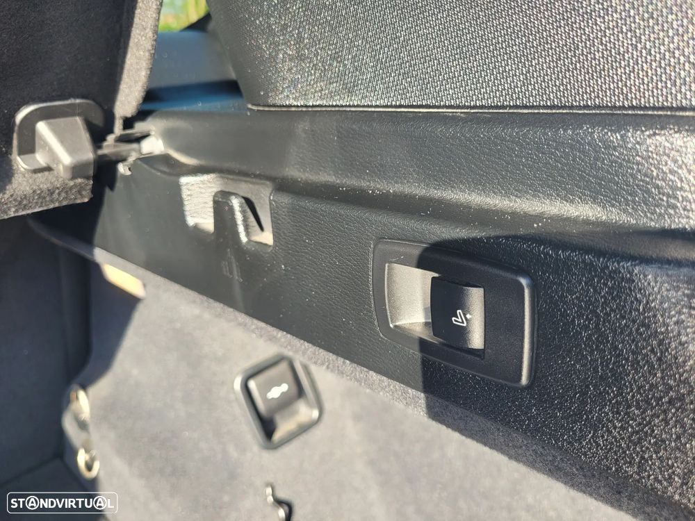 BMW X1 16 d sDrive Line xLine - 33