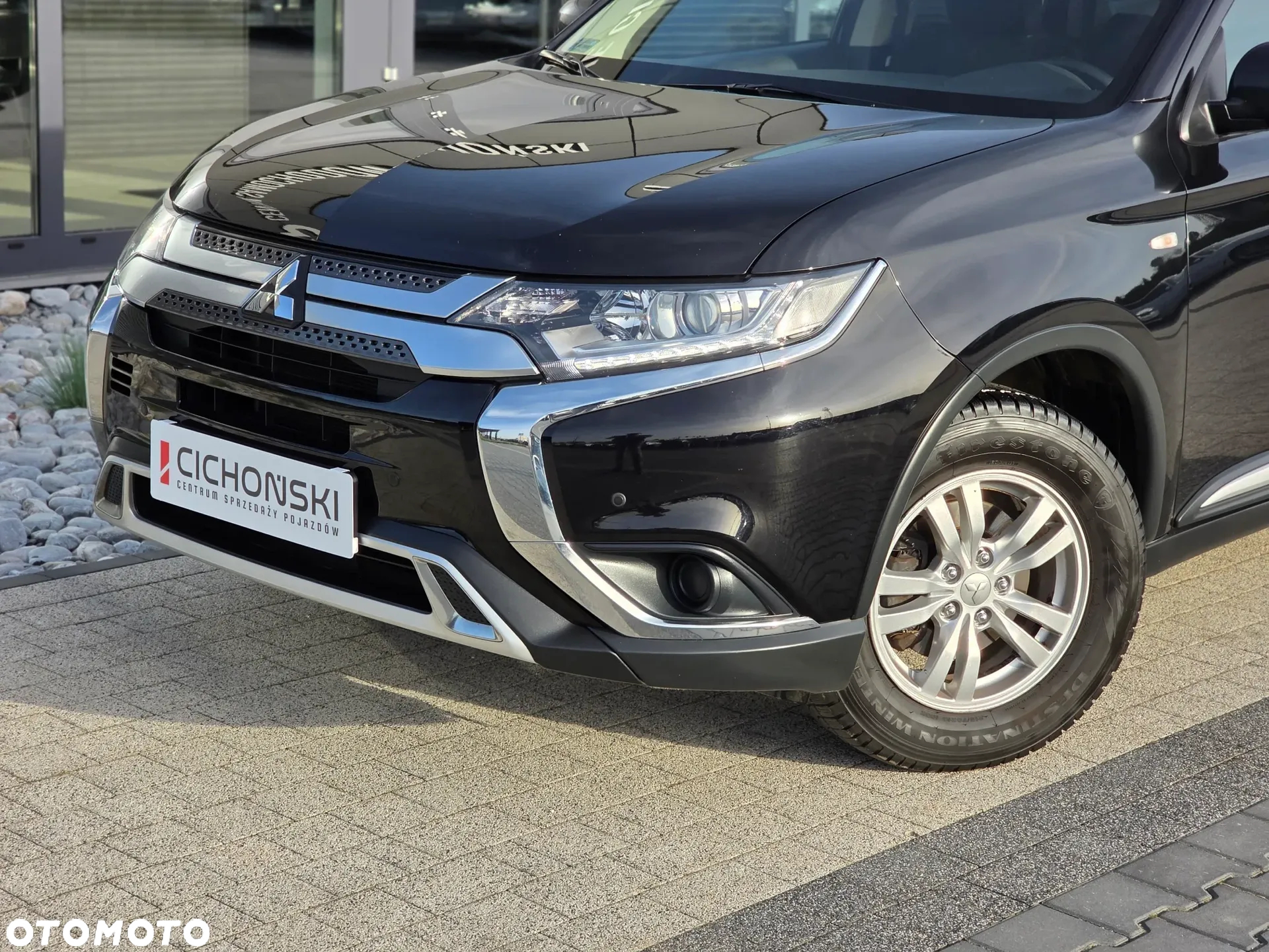 Mitsubishi Outlander 2.0 Invite + 2WD - 11