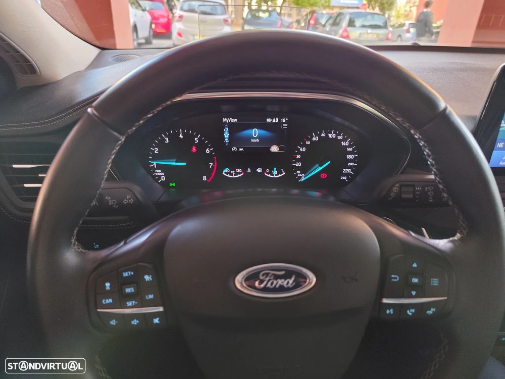 Ford Focus 1.0 EcoBoost MHEV Vignale - 35