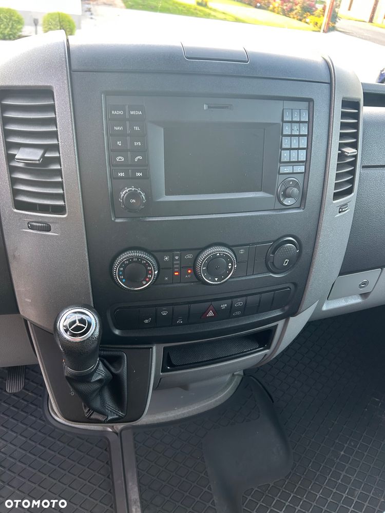 Mercedes-Benz SPRINTER - 16