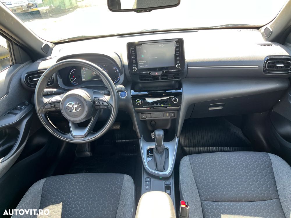 Toyota Yaris Cross - 12