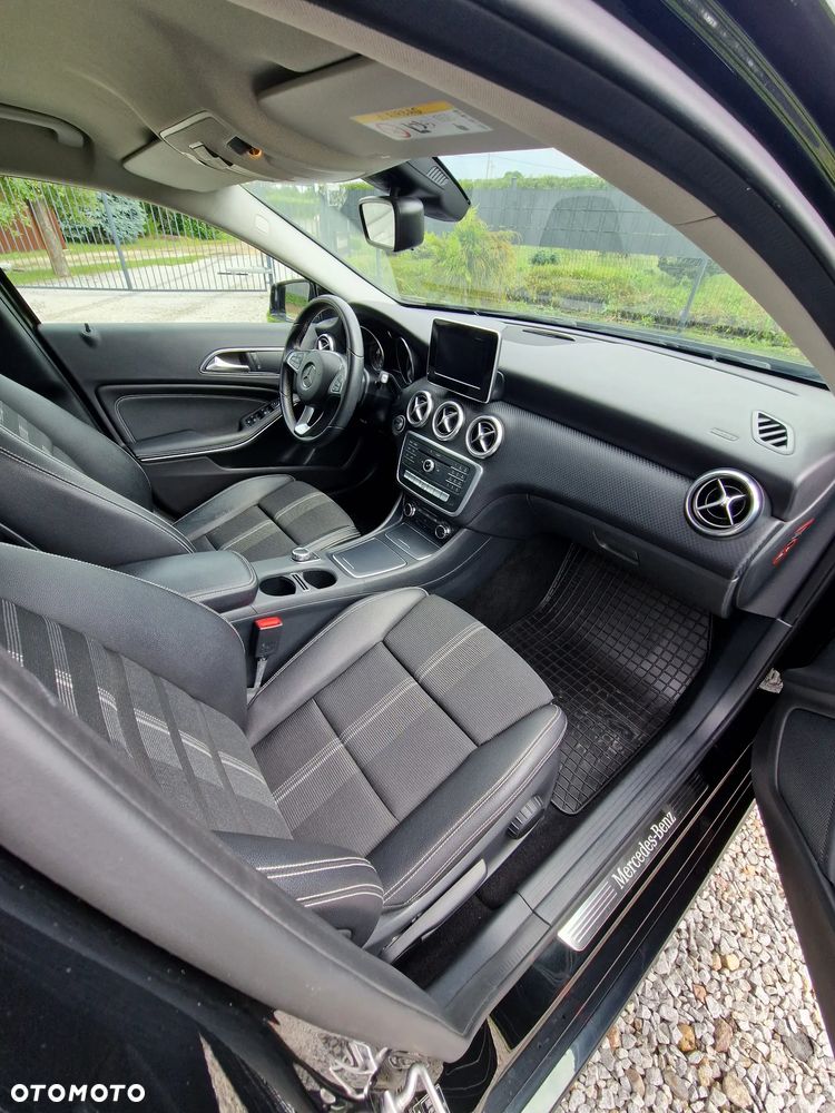 Mercedes-Benz Klasa A 180 (BlueEFFICIENCY) 7G-DCT Urban - 22