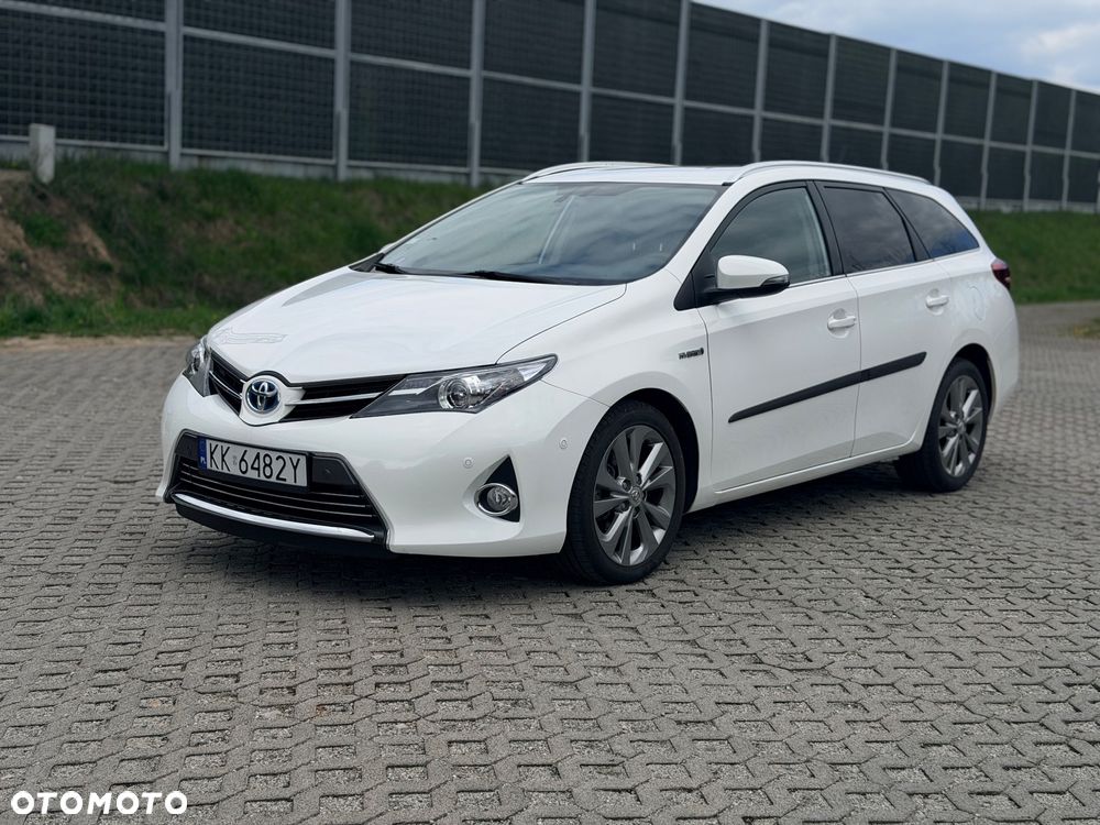 Toyota Auris Hybrid 135 Premium - 1