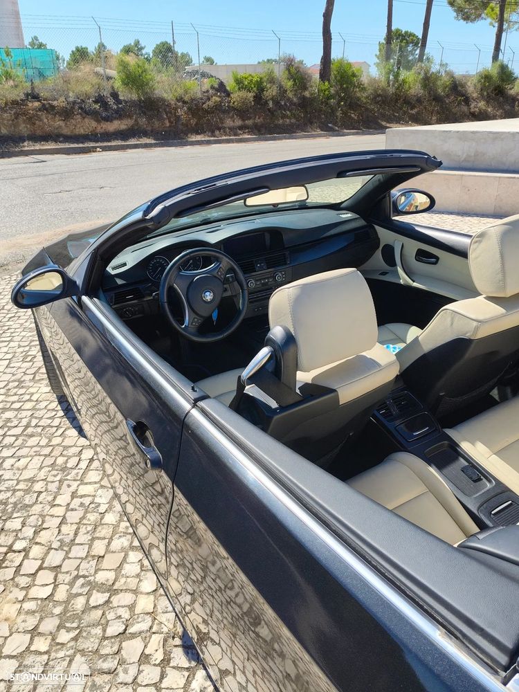BMW 320 i Cabrio Auto - 12