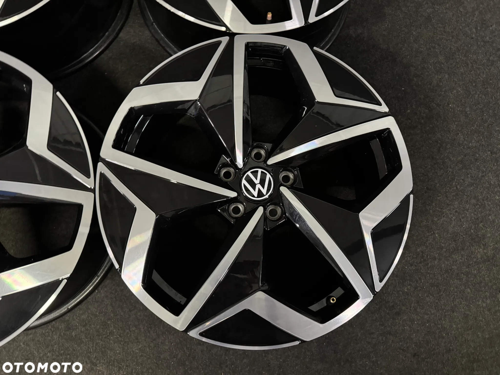 Alufelgi VW ID.3, Golf 7, 8, Touran, Skoda Octavia III, IV 19 cali 5x112 4szt. Ładne! - 11