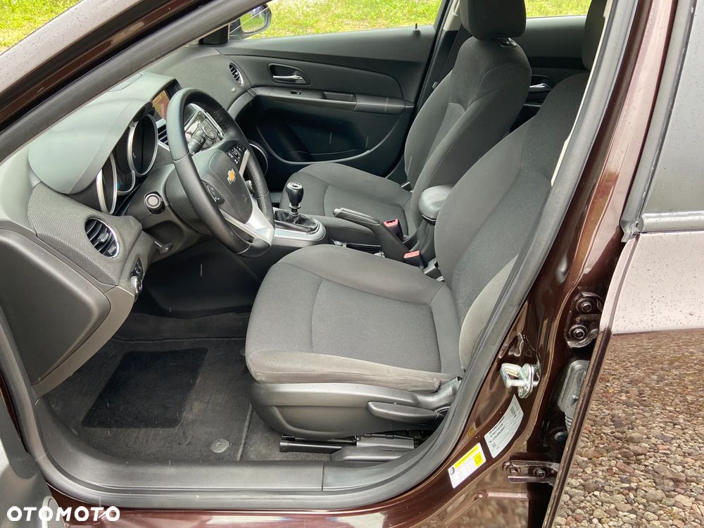 Chevrolet Cruze - 26
