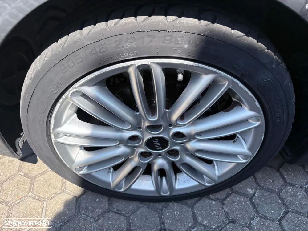 MINI 3 Portas One - 13