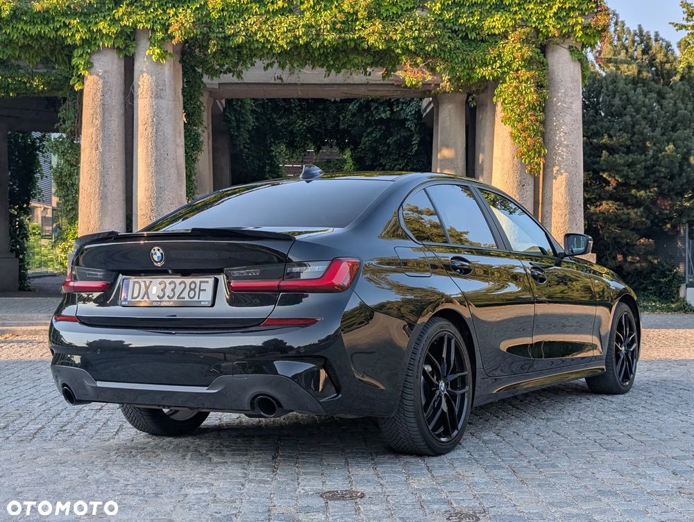 BMW Seria 3 330e M Sport - 6