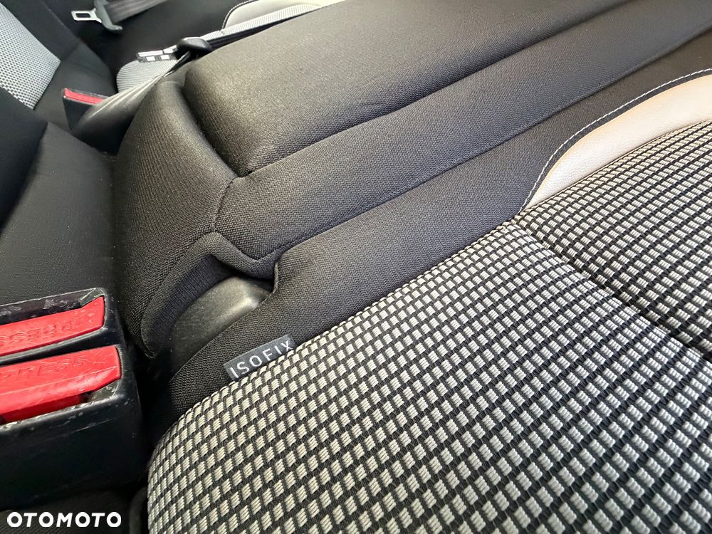 Kia Ceed 1.6 GDI Platinum Edition - 37
