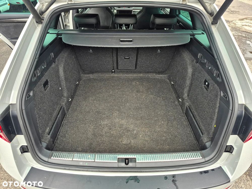 Skoda Superb 2.0 TDI SCR Sportline DSG - 14