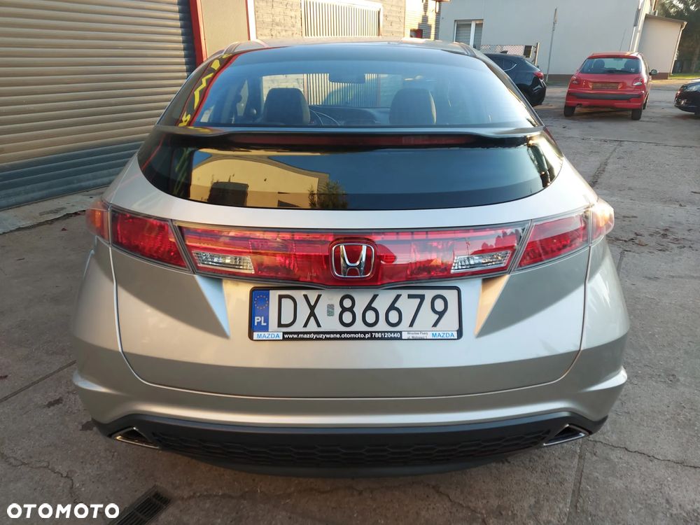 Honda Civic 1.8 Executive - 19