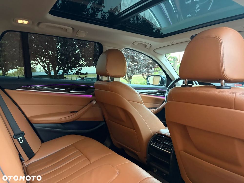 BMW Seria 5 520d xDrive Luxury Line - 24