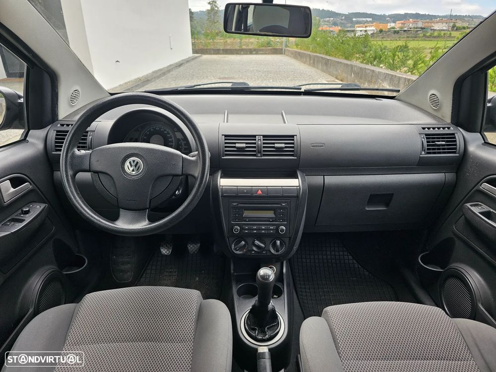 VW Fox 1.4 TDi T.Liso - 16