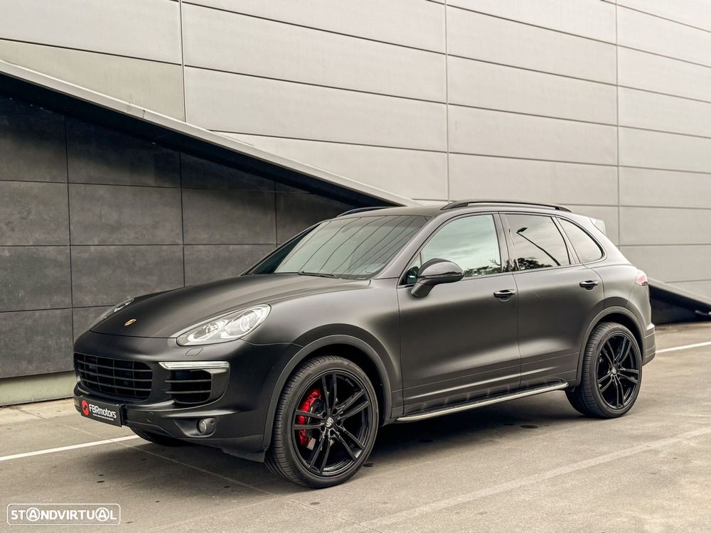 Porsche Cayenne - 1