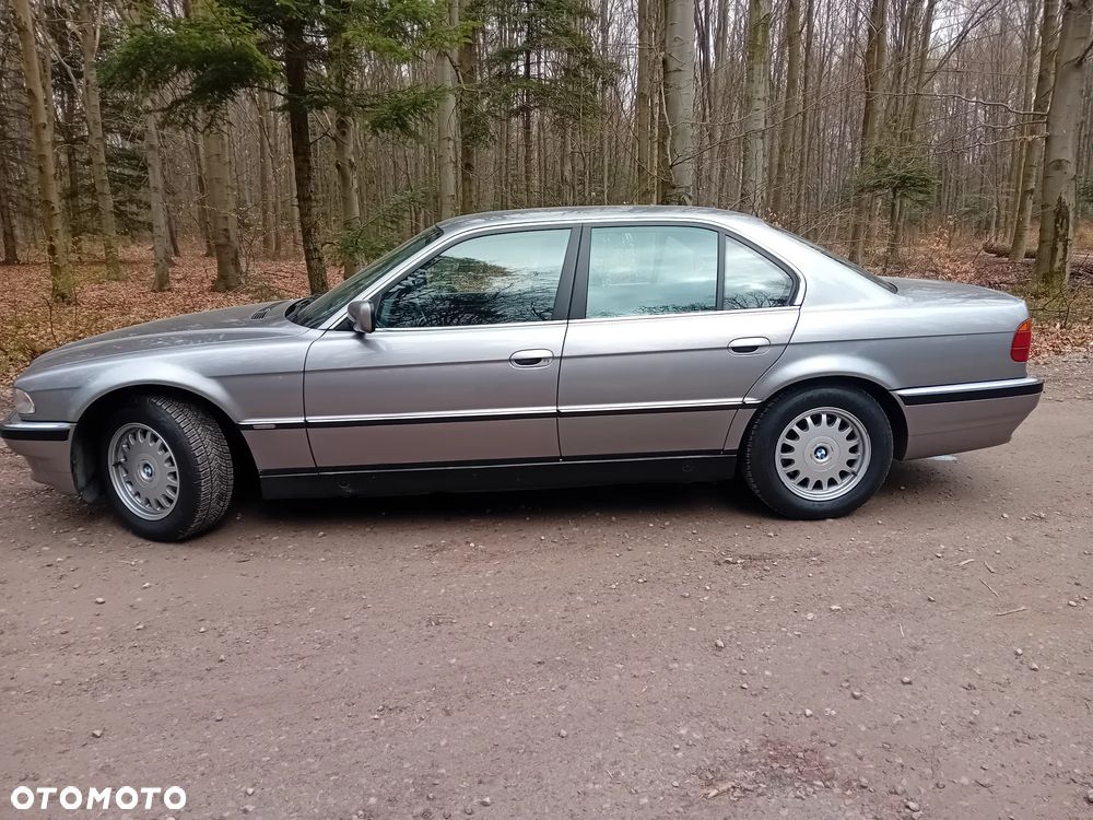 BMW Seria 7 740i V8 - 13