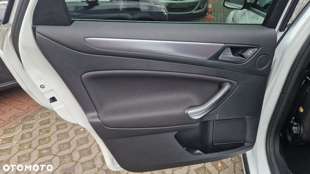 Ford Mondeo 2.0 TDCi Ghia X - 27