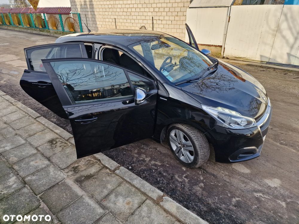 Peugeot 208 1.2 PureTech Style - 18