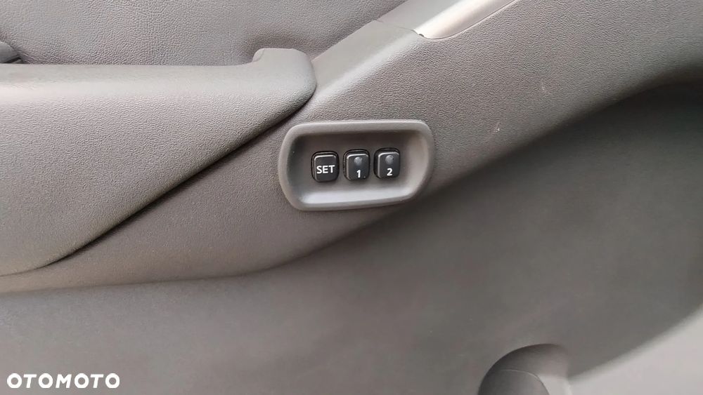 Nissan Pathfinder 2.5 dCi Premium - 28