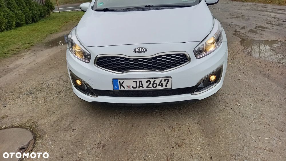 Kia Ceed 1.4 L - 10