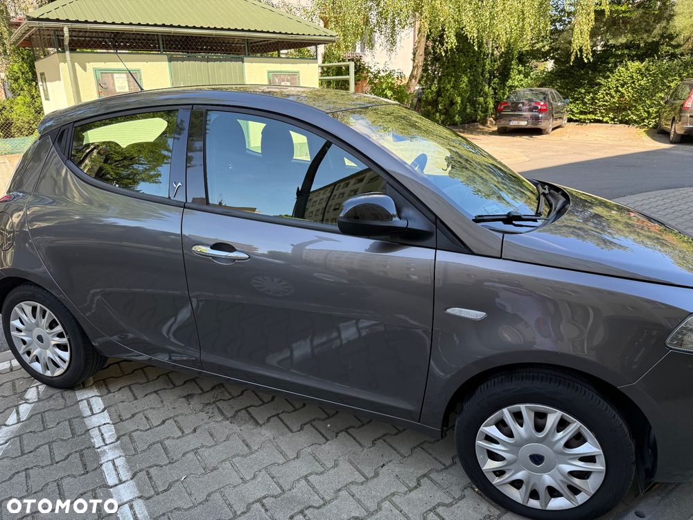 Lancia Ypsilon 1.2 8V Silver S&S - 3