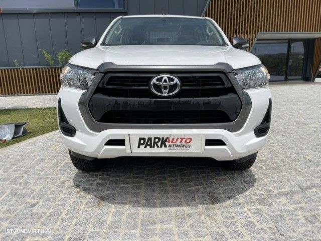Toyota Hilux 2.4 D-4D 4WD CD CM - 2