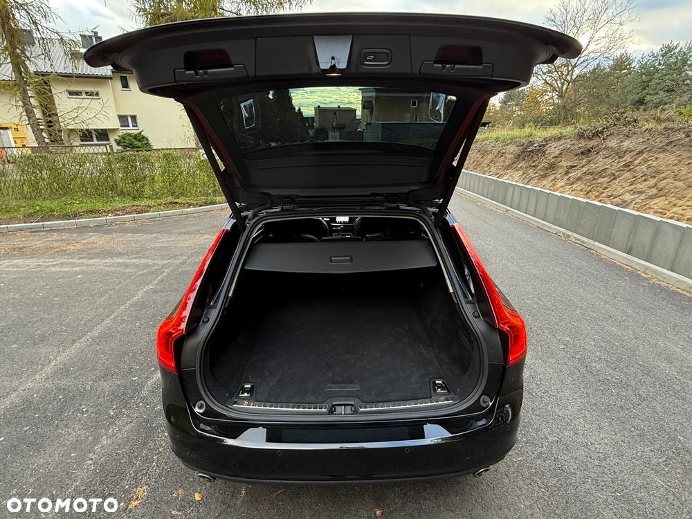 Volvo V90 D5 AWD Momentum - 38