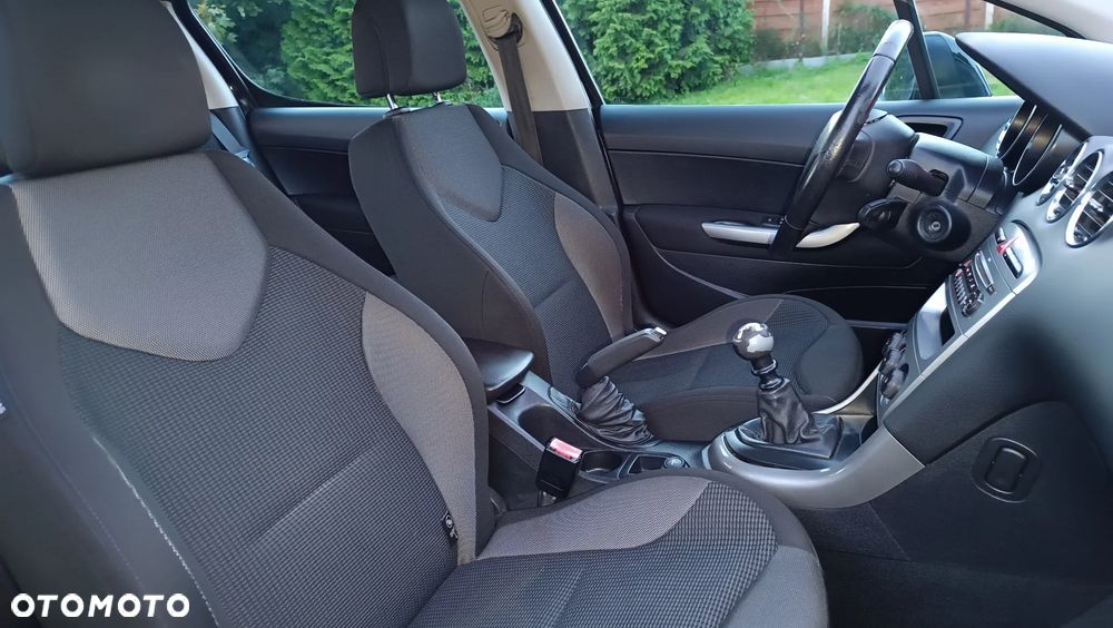 Peugeot 308 HDi FAP 135 Platinum - 13