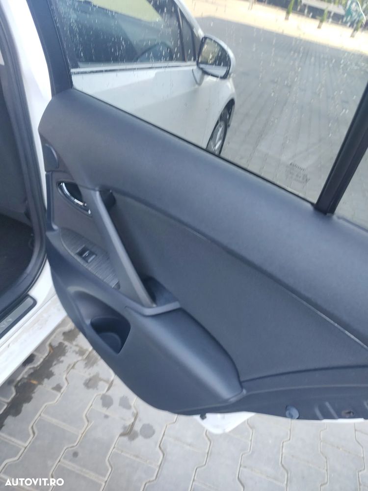 Toyota Avensis - 9